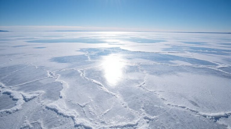 polarized sunglasses reduce ice glare