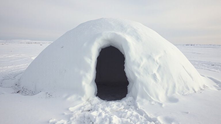 snow shelter with vent